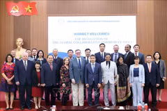 El presidente de la VUFO, Phan Anh Son, recibe a una delegación internacional de pastores protestantes (Fuente: VNA)