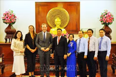 El vicepresidente del Comité Popular de la ciudad vietnamita de Can Tho, Nguyen Thuc Hien, recibió a Daniel Stork, cónsul general de los Países Bajos en Ciudad Ho Chi Minh (Fuente: VNA)