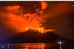 La erupción del Monte Lewotobi Laki-laki (Fuente: theguardian.com)