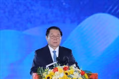 El miembro del Buró Político, secretario del Comité Central del Partido Comunista de Vietnam (PCV) y jefe de su Comisión de Información y Educación, Nguyen Trong Nghia, habló en el evento (Fuente: VNA)