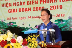 Honran a colectivos e individuos por sus contribuciones a la defensa de Vietnam 
