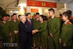 Máximo dirigente político de Vietnam felicita a fuerzas policíacas por el Tet 2019