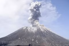 Instalará Indonesia sistema de alerta de tsunami cerca del volcán Krakatau 