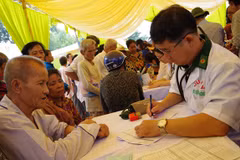 Ofrecen atención médica a personas pobres en región fronteriza Vietnam-Camboya
