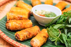 Rollito de primavera frito, plato más popular de Vietnam