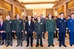 Conmemoran en exterior aniversario 75 de fundación del Ejército Popular de Vietnam