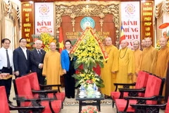 Presidenta del Parlamento de Vietnam felicita a Sangha Budista por éxito del Día de Vesak