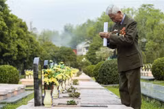 Honran en Vietnam a veteranos con motivo del aniversario de victoria de Dien Bien Phu