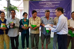 Ofrece Vietnam asistencia a los pobres en Camboya