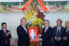 Extiende vicepremier de Vietnam saludos navideños a comunidades religiosas