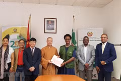 Sangha Budista de Vietnam presta asistencia a mozambiqueños afectados por ciclones 