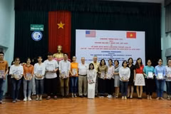Veteranos de EE.UU. ofrecen atención médica en Vietnam a víctimas del Agente Naranja