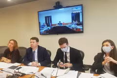 Vietnam y Rusia discuten proyectos de inversión prioritarios en medio del COVID-19