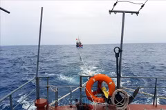 Vietnam rescata a marinero filipino accidentado en el mar 