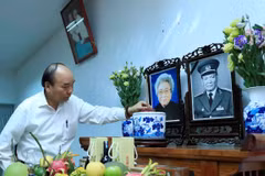 Premier vietnamita rinde homenaje póstumo a extintos dirigentes del país