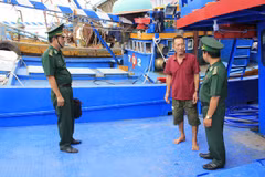 Provincia vietnamita supervisa instalación de equipos de monitoreo en barcos pequeros