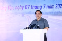Premier de Vietnam inaugura carretera en localidad norteña de Hung Yen