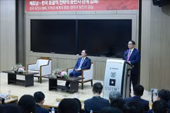 El primer ministro Pham Minh Chinh habla sobre la política de Vietnam en la Universidad Nacional de Seúl, el 3 de julio de 2024. (Fuente: VNA)