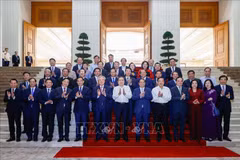 El primer ministro de Viertnam, Pham Minh Chinh, el presidente de la Asamblea Nacional, Tran Thanh Man, y los miembros del gobierno vietnamita (Fuente: VNA)