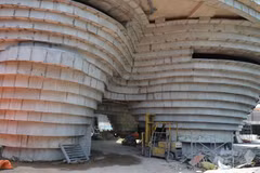 Un complejo arquitectónico circular estilizado de un horno de calabaza tradicional en la aldea alfarera de Bat Trang. (Foto: VOV)