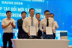 La firma de un acuerdo de cooperación entre el Departamento de Ciencia y Tecnología de la ciudad de Da Nang y KILSA Global para apoyar a los startups. (Fuente: VNA)