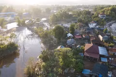 Una parte de la aldea de Mai, en el distrito de Luang Namtha, provincia de Luang Namtha (Laos), se inundó tras las lluvias provocadas por el tifón Yagi. (Foto: VNA)