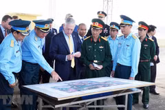[Fotos] Secretario de Defensa de EE.UU. visita aeropuerto contaminado por dioxina en Vietnam