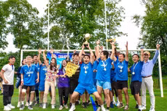 Vietnamitas organizan torneo de fútbol en Francia
