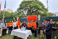 Vietnamitas en Mozambique contribuyen al Fondo Nacional de vacunas contra el COVID-19