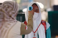 Indonesia amplía restricciones a actividades comunitarias en medio del COVID-19