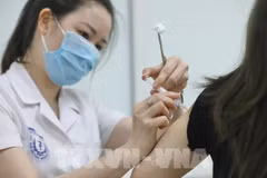 Aplican mil dosis en última fase de ensayo de vacuna vietnamita contra el COVID-19