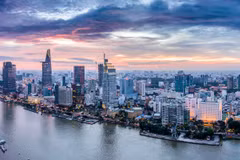 Prevención eficiente de COVID-19 contribuye a elevar calificación crediticia de Vietnam