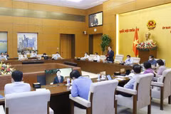 Priorizan la estrategia de vacunación contra el COVID-19 en Vietnam
