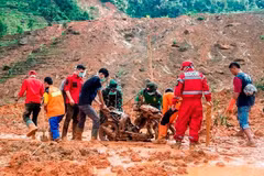 Indonesia registra al menos cuatro muertos por deslizamiento de tierra