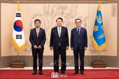 Embajador vietnamita presenta cartas credenciales al presidente de Corea del Sur