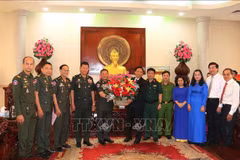 Delegación militar camboyana visita ciudad vietnamita de Can Tho
