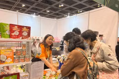 Empresas vietnamitas participan en exposición de comida vegetariana en Hong Kong