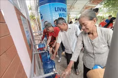 Entregan sistema de filtración de agua a pobres en provincia vietnamita