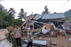 Deslizamiento de tierra en Indonesia deja un muerto y nueve desaparecidos