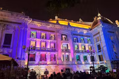 Fascinantes espectáculos nocturnos en Gran Teatro de Ópera de Hanoi atraen a turistas