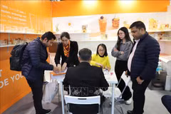 Empresas vietnamitas participan feria de bienes de consumo Ambiente 2024 en Frankfurt