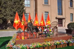 Inauguran estatua en homenaje al presidente Ho Chi Minh en China