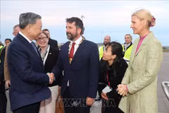 Acto de despedida al secretario general del Partido Comunista y presidente de Vietnam, To Lam, en el aeropuerto de Dublín. (Fuente: VNA)
