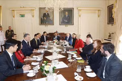 El secretario general del Partido Comunista de presidente de Vietnam, To Lam, sostiene conversaciones con el presidente de Irlanda, Michael D. Higgins. (Fuente: VNA)