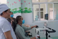 USAID patrocina equipos en el Hospital de Medicina Tradicional y Rehabilitación de la provincia de Binh Dinh. (Foto: VietnamPlus)