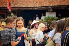 El sector turístico registra signos de recuperación. (Foto: VietnamPlus)