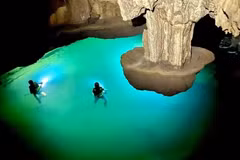 Se ha descubierto un nuevo lago dentro de la prístina cueva Thung dentro del Parque Nacional Phong Nha-Ke Bang, declarado Patrimonio Natural de la Humanidad, en la provincia de Quang Binh. (Foto: VNA)