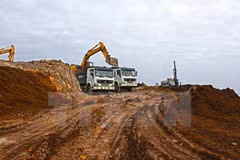 Vietnam y Laos firman acuerdo sobre explotación de mineral de hierro