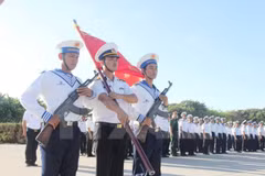 Celebran ceremonia de izamiento de bandera en punto extremo oriental de Vietnam