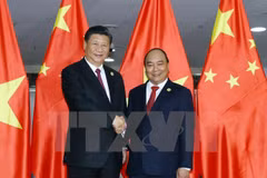 Premier vietnamita Nguyen Xuan Phuc sostiene encuentro con presidente chino, Xi Jinping